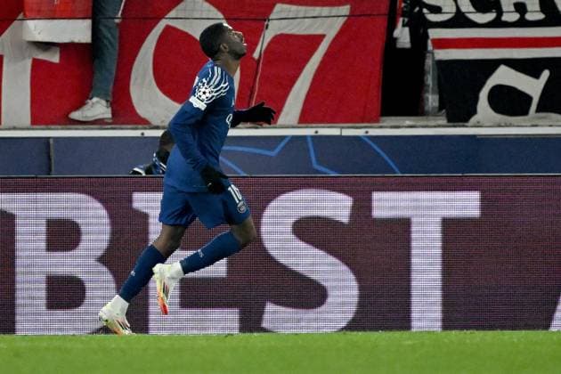 29.01.2025, xjhx, Fussball UEFA Champions League, VfB Stuttgart - Paris St.Germain v.l. Torjubel nach dem Tor zum celebrating the goal celebrate 0:2 durch Ousame Dembele (PSG Paris St.Germain) (DFL DFB REGULATIONS PROHIBIT ANY USE OF PHOTOGRAPHS as IMAGE SEQUENCES and or QUASI-VIDEO) Stuttgart