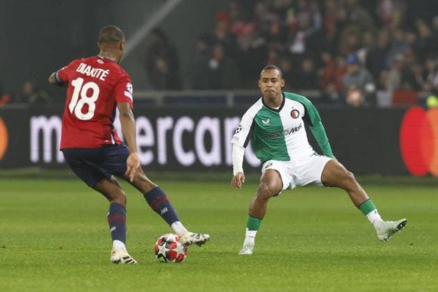 LILLE, 29-01-2025. Decathlon Arena Stade Pierre Mauroy. Football, UEFA Champions League season 2024 2025. Lille - Feyenoord. (L-R) Lille player Bafode Diakite, Feyenoord player Igor Paixao during the match Borussia LOSC Lille - Feyenoord Lille - Feyenoord  x27612970x Copyright: