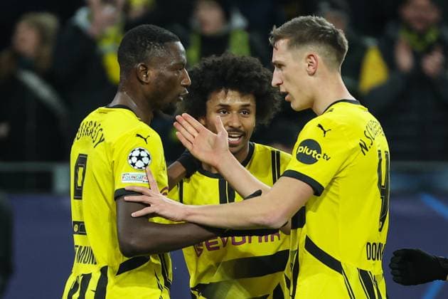 UEFA Champions League - Borussia Dortmund - Schachtar Donezk am 29.01.2025 im Signal Iduna Park in Dortmund Jubel, Torjubel, Torschuetze, Torschütze Serhou Guirassy (Dortmund 9) jubelt nach seinem Tor zum 1 zu 0 mit der Mannschaft , hier mit Karim Adeyemi (Dortmund 27) und Nico Schlotterbeck (Dortmund 4)