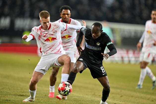 SOCCER - UEFA CL, Sturm vs RB Leipzig KLAGENFURT,AUSTRIA,29.JAN.25 - SOCCER - UEFA Champions League, SK Sturm Graz vs RasenBallsport Leipzig. Image shows Arthur Vermeeren (RB Leipzig) and Malick Yalcouye (Sturm).  GEPAxpictures xAvnixRetkoceri