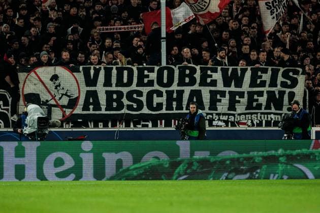 UEFA Champions League: VfB Stuttgart - FC Paris Saint-Germain; 29.01.2025 Banner Videobeweis abschaffen! UEFA Champions League: VfB Stuttgart - FC Paris Saint-Germain; Stuttgart, Arena Stuttgart am 29.01.2025 Copyright: xBEAUTIFULxSPORTS Wunderlx