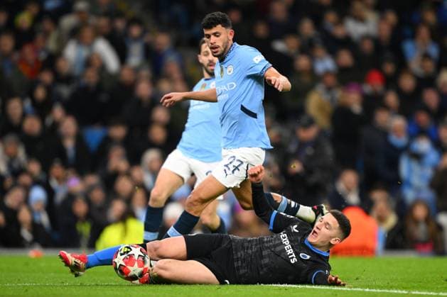 Manchester City v Club Brugge - UEFA Champions League MANCHESTER, ENGLAND - JANUARY 29 : Nunes Matheus midfielder of Manchester City and Tzolis Christos forward of Club Brugge battle for the ball during the UEFA Champions League 2024 25 League Phase MD8 match between Manchester City and Club Brugge on January 29, 2025 in Manchester, England, 29 01 2025 Manchester England  Copyright: xTomasxSiskx