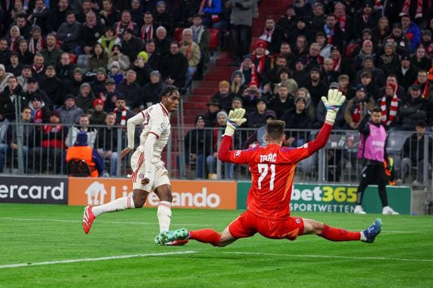 Torchance durch Mathys Tel (FC Bayern Muenchen, 39) abgewehrt von Dominik Takac (SK Slovan Bratislava, 71), GER, FC Bayern Muenchen vs. SK Slovan Bratislava, Fussball, UEFA Champions League, 8. Spieltag, Spielzeit 2024 2025, 29.01.2025, GER, FC Bayern Muenchen vs. SK Slovan Bratislava, Fussball, UEFA Champions League, 8. Spieltag, Spielzeit 2024 2025, 29.01.2025 Muenchen Copyright: xEibner-Pressefoto JennixMaulx EP_JML