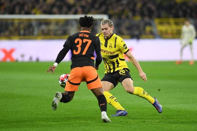 Kevin (FC Shakhtar Donetsk) und Julian Ryerson (Borussia Dortmund) im Zweikampf waehrend des Spiels der UEFA Champions League 2024 25 Ligen-Phase 8. Spieltag zwischen Borussia Dortmund und FC Shakhtar Donetsk, SIGNAL IDUNA PARK am 29. January 2025 in Dortmund, Deutschland. (Foto von Ralf Treese DeFodi Images) +++ Kevin (FC Shakhtar Donetsk) und Julian Ryerson (Borussia Dortmund) battle for the ball during the UEFA Champions League 2024 25 League Phase MD8 match between Borussia Dortmund and FC Shakhtar Donetsk at Signal Iduna Park on January 29, 2025 in Dortmund, Germany. (Photo by Ralf Treese DeFodi Images) Defodi-521_BVBDON20250129_016