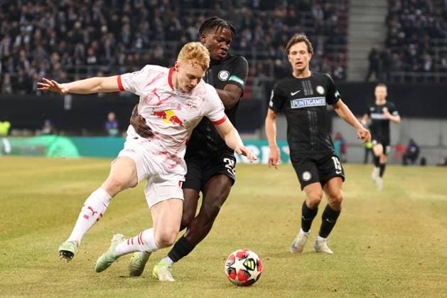 SOCCER - UEFA CL, Sturm vs RB Leipzig KLAGENFURT,AUSTRIA,29.JAN.25 - SOCCER - UEFA Champions League, SK Sturm Graz vs RasenBallsport Leipzig. Image shows Nicolas Seiwald (RB Leipzig) and Seedy Jatta (Sturm).  GEPAxpictures xChrisxBauer
