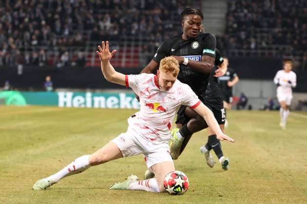 SOCCER - UEFA CL, Sturm vs RB Leipzig KLAGENFURT,AUSTRIA,29.JAN.25 - SOCCER - UEFA Champions League, SK Sturm Graz vs RasenBallsport Leipzig. Image shows Nicolas Seiwald (RB Leipzig) and Seedy Jatta (Sturm).  GEPAxpictures xChrisxBauer