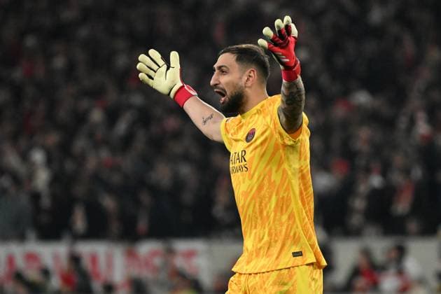 29.01.2025, xjhx, Fussball UEFA Champions League, VfB Stuttgart - Paris St.Germain v.l. Torjubel nach dem Tor zum celebrating the goal celebrate 0:3 durch Ousame Dembele (PSG Paris St.Germain) (DFL DFB REGULATIONS PROHIBIT ANY USE OF PHOTOGRAPHS as IMAGE SEQUENCES and or QUASI-VIDEO) Stuttgart
