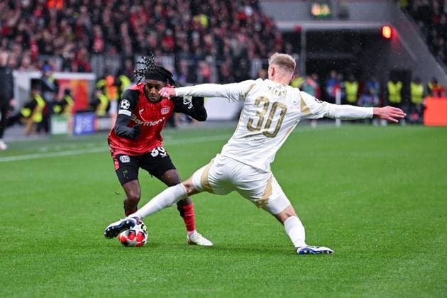 29.01.2025, Fussball, Champions League, 8. Spieltag, Saison 2024 2025, Bayer 04 Leverkusen - Sparta Prag, Jeremie Frimpong (Bayer Leverkusen), Jaroslav Zeleny (Sparta Prag) xRHR-FOTO TKx Copyright: RHR-FOTOx RHR-FOTO TK