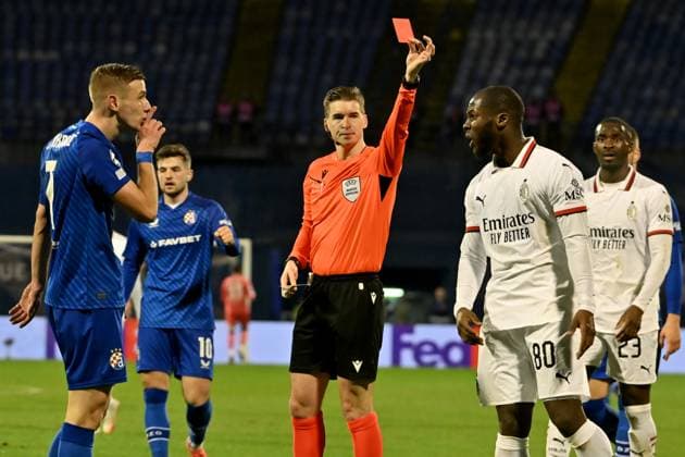 Zagreb, Croatia, January 29th 2024: Red card Yunus Musah of Milan (2R) during the UEFA Champions League, League phase, match between Dinamo Zagreb and Milan at Stadium Maksimir, Zagreb, Croatia. (Igor Kupljenik SPP) Copyright: xIgorxKupljenikx xSPPx spp-en-IgKuSp-IK3_2284