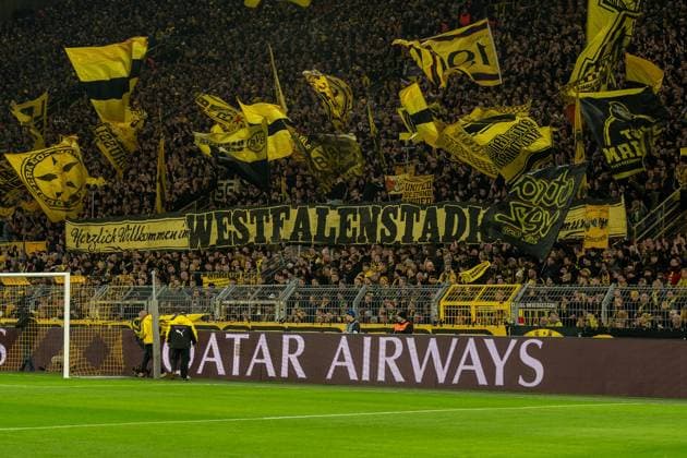Ein Banner Herzlich willkommen im Westfalenstadion Dprtmund haengt auf der Tribuene des Signal Iduna Parks, GER BVB Borussia Dortmund 09 vs. Schachtar Donezk, Fussball, Champions League, Spieltag 8, Saison 2024 2025, 29.01.2025 GER BVB Borussia Dortmund 09 vs. Schachtar Donezk, Fussball, Champions League, Spieltag 8, Saison 2024 2025, 29.01.2025 Dortmund Copyright: xEibner-Pressefoto FabianxFriesex EP_FFE