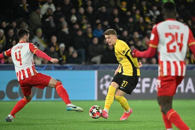 29.01.2025, Bern, Stadion Wankdorf, Uefa Champions League: BSC Young Boys - Roter Stern Belgrad, 4 Mirko Ivanic (Belgrad) gegen 27 Lewin Blum (Young Boys). Bern Stadion Wankdorf Bern Switzerland Copyright: xJustPictures.ch ManuelxWinterbergerx jp-de-MaWi-MWI_1148