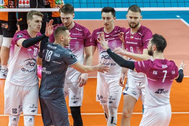 29.01.2025, Berlin, Volleyball: CEV Champions League, Maenner, Spieltag 6, BR Volleys gegen PGE Projekt Warschau, Max-Schmeling-Halle. Spieler von PGE Projekt Warschau jubeln. BR Volleys - PGE Projekt Warschau