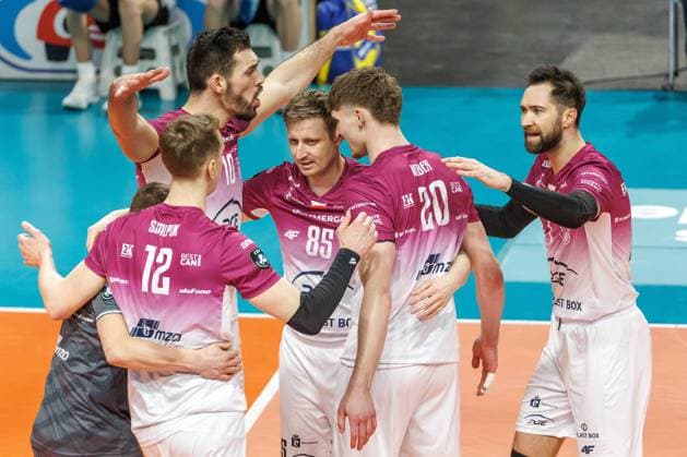 29.01.2025, Berlin, Volleyball: CEV Champions League, Maenner, Spieltag 6, BR Volleys gegen PGE Projekt Warschau, Max-Schmeling-Halle. Spieler von PGE Projekt Warschau jubeln. BR Volleys - PGE Projekt Warschau