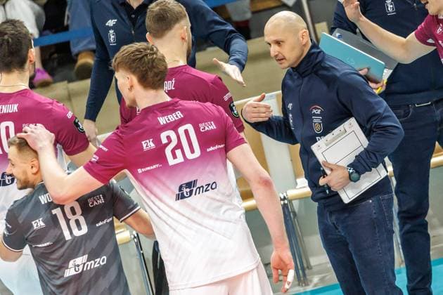 29.01.2025, Berlin, Volleyball: CEV Champions League, Maenner, Spieltag 6, BR Volleys gegen PGE Projekt Warschau, Max-Schmeling-Halle. Cheftrainer Piotr Graban von PGE Projekt Warschau BR Volleys - PGE Projekt Warschau