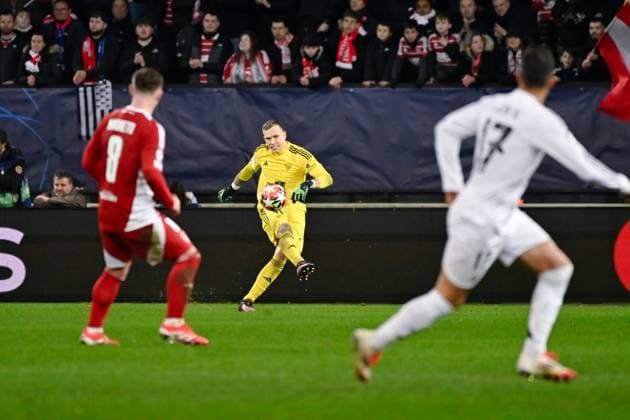 FOOTBALL : Brest vs Real Madrid - Ligue des Champions - 29 01 2025 Marco Bizot ( 40 - Brest ) during the UEFA Champions League match between Stade Brestois 29 and Real Madrid CF at Stade de Roudourou on January 29 , 2025 in Guingamp, France. ( Photo by Dante Badano PsnewZ ) - GuingampFrance  Copyright: xDantexBadanox