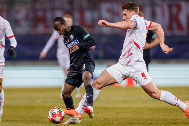 SOCCER - UEFA CL, Sturm vs RB Leipzig KLAGENFURT,AUSTRIA,29.JAN.25 - SOCCER - UEFA Champions League, SK Sturm Graz vs RasenBallsport Leipzig. Image shows Malick Yalcouye (Sturm) and Willi Orban (RB Leipzig).  GEPAxpictures xMatthiasxTrinkl