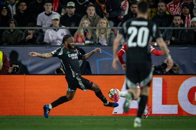 Raheem Sterling (Arsenal FC) controls the ball during a UEFA Champions League match between Girona FC and Arsenal FC at Estadi Municipal de Montilivi in Girona, Girona, Spain, on January 29 2025. Photo by Felipe Mondino Copyright: x@FELIPExMONDINOx
