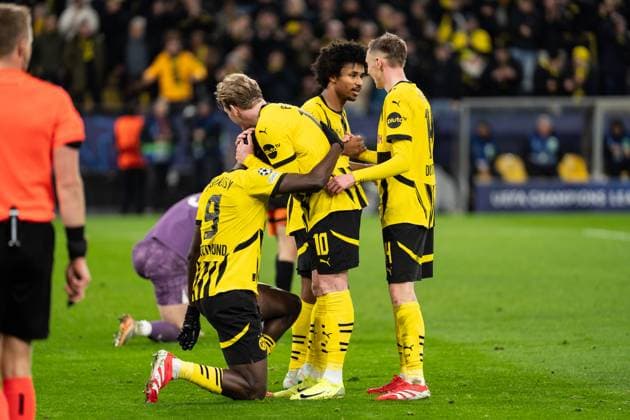 GER, UEFA Champions League, 8. Spieltag - Borussia Dortmund vs FC Shakhtar Donetsk 29.01.2025, Signal Iduna Park, Dortmund, GER, UEFA Champions League, 8. Spieltag - Borussia Dortmund vs FC Shakhtar Donetsk Im Bild: Torjubel Jubel ueber das Tor zum 2:0 durch Sehrou Guirassy (Borussia Dortmund, 9) Karim Adeyemi (Borussia Dortmund, 27) Julian Brandt (Borussia Dortmund, 10) Maximilian Beier (Borussia Dortmund, 14)