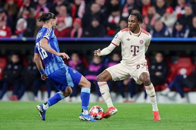Cesar Blackman (SK Slovan Bratislava) und Mathys Tel (FC Bayern Muenchen) kaempfen um den Ball, UEFA Champions League 2024 25 League Phase MD8, FC Bayern München v SK Slovan Bratislava, Allianz Arena am 29. January 2025 in München, Deutschland. (Foto von Marco Steinbrenner DeFodi Images) Cesar Blackman (SK Slovan Bratislava) und Mathys Tel (FC Bayern Muenchen) battle for the ball, UEFA Champions League 2024 25 League Phase MD8, FC Bayern München v SK Slovan Bratislava, Allianz Arena, January 29, 2025 in Munich, Germany. (Photo by Marco Steinbrenner DeFodi Images) Defodi-700_muenchen_bratis_20250129_047