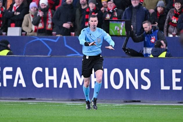 29.01.2025, Fussball, Champions League, 8. Spieltag, Saison 2024 2025, Bayer 04 Leverkusen - Sparta Prag, Schiedsrichter Georgi Kabakov entscheidet kein Elfmeter, xRHR-FOTO TKx Copyright: RHR-FOTOx RHR-FOTO TK