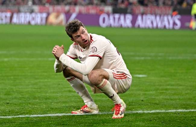 29.01.2025, Fussball UEFA Championsleague 2024 2025: 8.Spieltag, FC Bayern München - Slovan Bratislava, in der Allianz-Arena München. Thomas Müller (FC Bayern München) nachdenklich.