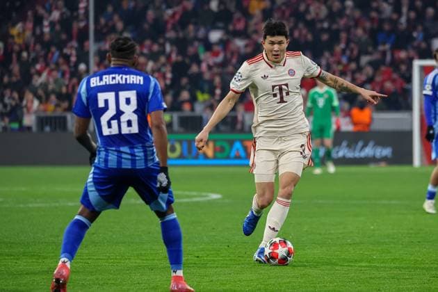 Minjae Kim (FC Bayern Muenchen, 03) mit Ball mit Cesar Blackman (SK Slovan Bratislava, 28), GER, FC Bayern Muenchen vs. SK Slovan Bratislava, Fussball, UEFA Champions League, 8. Spieltag, Spielzeit 2024 2025, 29.01.2025, GER, FC Bayern Muenchen vs. SK Slovan Bratislava, Fussball, UEFA Champions League, 8. Spieltag, Spielzeit 2024 2025, 29.01.2025 Muenchen Copyright: xEibner-Pressefoto JennixMaulx EP_JML