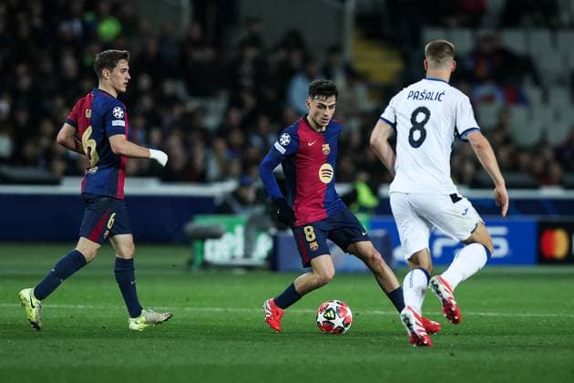 Pedri FC Barcelona, Barca Pablo Gavi (FC Barcelona) Mario Pasalic (Atalanta BC) during the UEFA Champions League 2024 25 League Phase MD8 match between FC Barcelona and Atalanta BC at Estadi Olimpic Lluis Companys on January 29, 2025 in Barcelona, Spain. (Photo by Xavi Bonilla DeFodi Images) Defodi-674_20250129_XB3_1838