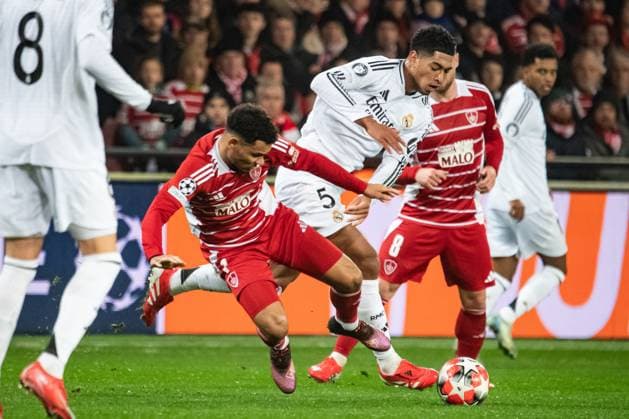 FOOTBALL: BREST vs REAL MADRID Baptiste AUTISSIER MAXPPP - Guingamp 29 01 2025 Baptiste AUTISSIER Maxppp Guingamp ; 29 01 2025 ; Jude Bellingham et Kenny Lala lors du match Brest vs Real Madrid comptant pour la 8e journee de la Ligue des Champions a Guingamp le 29 janvier 2025. Guingamp Guingamp Bretagne France  Copyright: xMAXPPPxBaptistexAUTISSIERx BAU202501290122 BAU202501290122