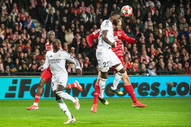 FOOTBALL: BREST vs REAL MADRID Baptiste AUTISSIER MAXPPP - Guingamp 29 01 2025 Baptiste AUTISSIER Maxppp Guingamp ; 29 01 2025 ; Antonio Rudiguer et Ludovic Ajorque lors du match Brest vs Real Madrid comptant pour la 8e journee de la Ligue des Champions a Guingamp le 29 janvier 2025. Guingamp Guingamp Bretagne France  Copyright: xMAXPPPxBaptistexAUTISSIERx BAU202501290145 BAU202501290145
