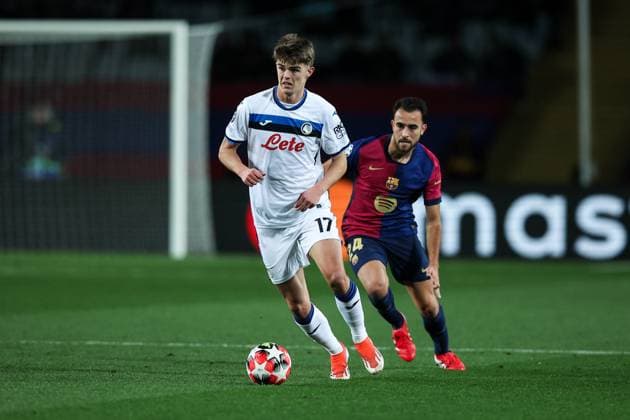 Charles De Ketelaere (Atalanta BC) Eric Garcia FC Barcelona, Barca during the UEFA Champions League 2024 25 League Phase MD8 match between FC Barcelona and Atalanta BC at Estadi Olimpic Lluis Companys on January 29, 2025 in Barcelona, Spain. (Photo by Xavi Bonilla DeFodi Images) Defodi-674_20250129_XB3_1537