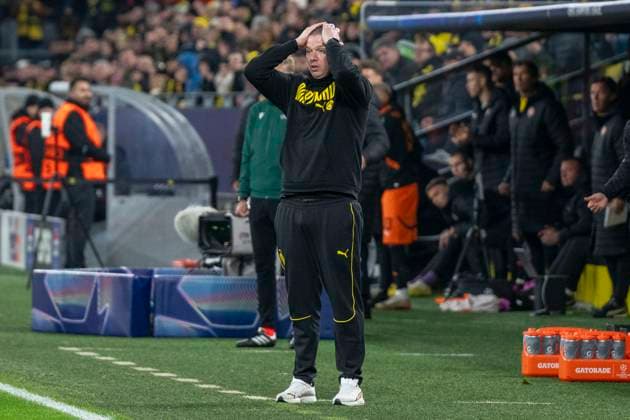 29.01.2025, Borussia Dortmund - Schachtar Donezk, UEFA Champions League, 8. Spieltag: Dortmunds Trainer Mike Tullberg rauft sich die Haare. WICHTIGER HINWEIS: Gemäß den Vorgaben der UEFA ist es untersagt, in dem Stadion und oder vom Spiel angefertigte Fotoaufnahmen in Form von Sequenzbildern und oder videoähnlichen Fotostrecken zu verwerten bzw. verwerten zu lassen. Copyright: xDavidxInderliedx