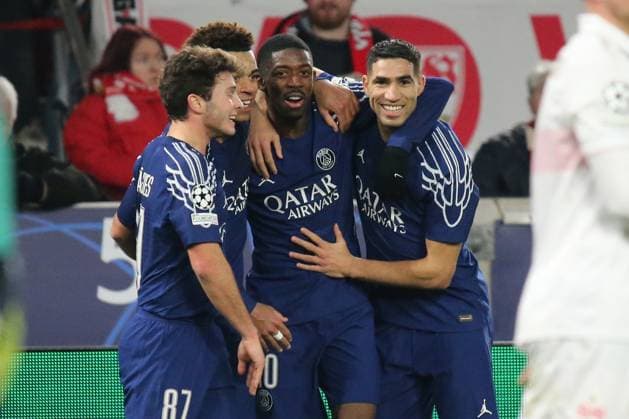 29.01.2025, xmohx, Fussball UEFA Champions League, VfB Stuttgart - Paris St.Germain v.l. Torjubel nach dem Tor zum celebrating the goal celebrate 0:3 durch Ousame Dembele (PSG Paris St.Germain) (DFL DFB REGULATIONS PROHIBIT ANY USE OF PHOTOGRAPHS as IMAGE SEQUENCES and or QUASI-VIDEO) Stuttgart
