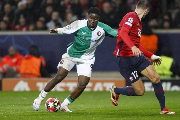 LILLE, 29-01-2025. Decathlon Arena Stade Pierre Mauroy. Football, UEFA Champions League season 2024 2025. Lille - Feyenoord. (L-R) Feyenoord player Ibrahim Osman, Lille player Thomas Meunier during the match Borussia LOSC Lille - Feyenoord Lille - Feyenoord  x27614719x Copyright: