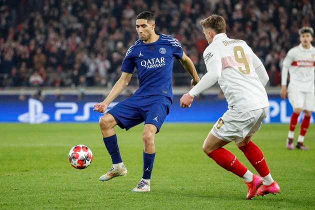 Achraf Hakimi (Paris St. Germain, 02) und Ermedin Demirovic (VfB Stuttgart, 09) , Fussball, UEFA Champions League, 8. Spieltag, 2024 2025, VfB Stuttgart vs. Paris St. Germain, 29.01.2025, Arena Stuttgart, Stuttgart, Deutschland Stuttgart Arena Stuttgart Baden-Württemberg Deutschland Copyright: xGrantxHubbsx