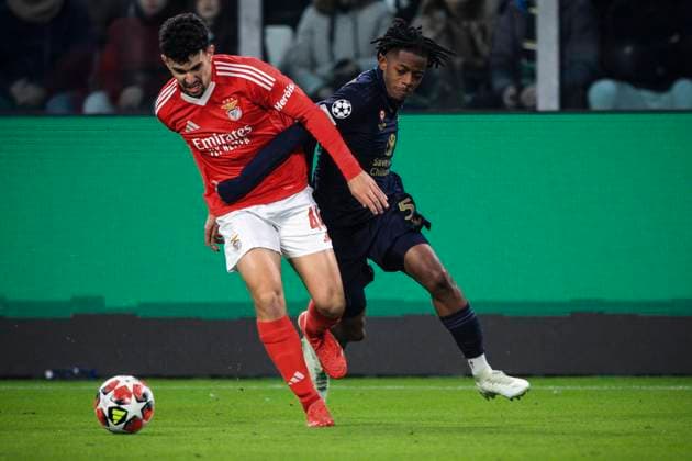 Juventus v SL Benfica - UEFA Champions League 2024 25 League Phase MD8 SL Benfica defender Tomas Araujo (44) competes for the ball against Juventus forward Samuel Mbangula (51) during the UEFA Champions League league phase football match number 8, Juventus vs. Benfica, at the Allianz Stadium in Turin, Piedmont, Italy, on January 29, 2025. Turin Piedmont Italy  Copyright: xMatteoxBottanellix originalFilename:bottanelli-juventus250129_nperV.jpg