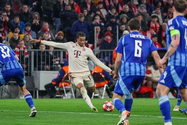 Michael Olise (FC Bayern Muenchen, 17) beim Schuss, GER, FC Bayern Muenchen vs. SK Slovan Bratislava, Fussball, UEFA Champions League, 8. Spieltag, Spielzeit 2024 2025, 29.01.2025, GER, FC Bayern Muenchen vs. SK Slovan Bratislava, Fussball, UEFA Champions League, 8. Spieltag, Spielzeit 2024 2025, 29.01.2025 Muenchen Copyright: xEibner-Pressefoto JennixMaulx EP_JML