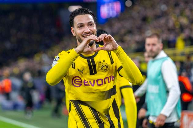 Sport Bilder des Tages 29.01.2025, Borussia Dortmund - Schachtar Donezk, UEFA Champions League, 8. Spieltag: Dortmunds Ramy Bensebaini jubelt nach seinem Tor zum 3:1. WICHTIGER HINWEIS: Gemäß den Vorgaben der UEFA ist es untersagt, in dem Stadion und oder vom Spiel angefertigte Fotoaufnahmen in Form von Sequenzbildern und oder videoähnlichen Fotostrecken zu verwerten bzw. verwerten zu lassen. Copyright: xDavidxInderliedx