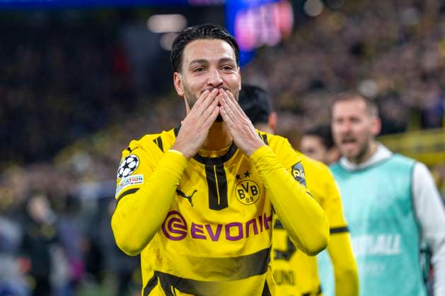 29.01.2025, Borussia Dortmund - Schachtar Donezk, UEFA Champions League, 8. Spieltag: Dortmunds Ramy Bensebaini jubelt nach seinem Tor zum 3:1. WICHTIGER HINWEIS: Gemäß den Vorgaben der UEFA ist es untersagt, in dem Stadion und oder vom Spiel angefertigte Fotoaufnahmen in Form von Sequenzbildern und oder videoähnlichen Fotostrecken zu verwerten bzw. verwerten zu lassen. Copyright: xDavidxInderliedx