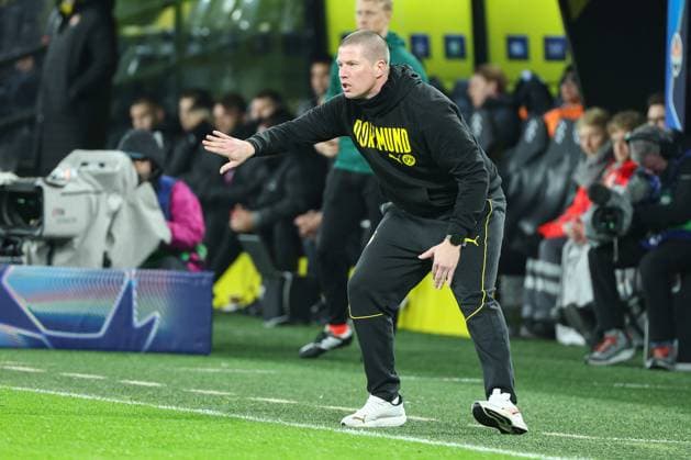 UEFA Champions League - Borussia Dortmund - Schachtar Donezk am 29.01.2025 im Signal Iduna Park in Dortmund Trainer Mike Tullberg (Dortmund) gestikuliert