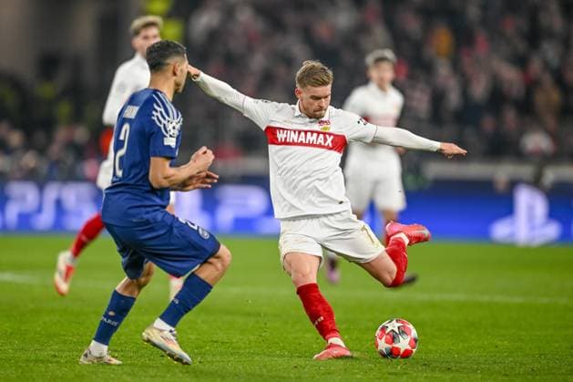 Achraf Hakimi (Paris Saint-Germain) und Maximilian Mittelstaedt (VfB Stuttgart) battle for the ball during the UEFA Champions League 2024 25 League Phase MD8 match between VfB Stuttgart and Paris Saint-Germain at MHPArena on January 29, 2025 in Stuttgart, Germany. (Photo by Harry Langer DeFodi Images) Defodi-541_VFBPSG20250129_66
