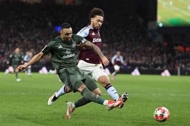 Aston Villa v Celtic FC 29 January 2025, Aston - UEFA Champions League Football - Aston Villa v Celtic - Adam Idah of Celtic shoots as Boubacar Kamara of Aston Villa challenges - Photo: Charlotte Wilson Offside. Aston UK Copyright: xCharlottexWilsonx xOffsidexOffside