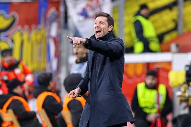 Leverkusen, Deutschland, 29.01.25: Trainer Xabi Alonso gestikuliert, Gestik waehrend des Spiels der Champions League Gruppenphase zwischen Bayer 04 Leverkusen vs Sparta Prag in der BayArena Leverkusen BayArena North Rhine-Westphalia Germany Copyright: xBrauer-Fotoagenturx xAdrianxSchlx