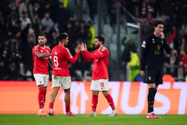 Juventus FC v SL Benfica - UEFA Champion League Orkun Kokcu of SL Benfica celebrates with Alexander Bah and Nicolas Otamendi of SL Benfica after scoring a goal as Dusan Vlahovic of Juventus FC look dejected during the UEFA Champions League 2024 25 league phase football match between Juventus FC and SL Benfica. Turin Italy Copyright: xNicolòxCampox