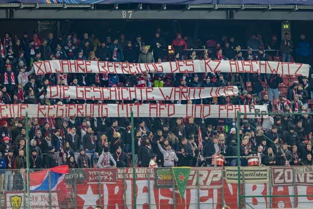 SOCCER - UEFA CL, Sturm vs RB Leipzig KLAGENFURT,AUSTRIA,29.JAN.25 - SOCCER - UEFA Champions League, SK Sturm Graz vs RasenBallsport Leipzig. Image shows the fans from RasenBallsport Leipzig with a banner.  GEPAxpictures xMatthiasxTrinkl