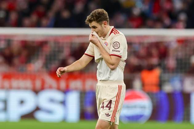 Josip Stanisic (FC Bayern Muenchen) schaut enttaeuscht, UEFA Champions League 2024 25 League Phase MD8, FC Bayern München v SK Slovan Bratislava, Allianz Arena am 29. January 2025 in München, Deutschland. (Foto von Marco Steinbrenner DeFodi Images) Josip Stanisic (FC Bayern Muenchen) looks dejected, UEFA Champions League 2024 25 League Phase MD8, FC Bayern München v SK Slovan Bratislava, Allianz Arena, January 29, 2025 in Munich, Germany. (Photo by Marco Steinbrenner DeFodi Images) Defodi-700_muenchen_bratis_20250129_061