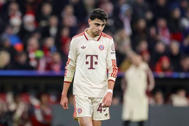 Aleksandar Pavlovic (FC Bayern München) schaut enttaeuscht, UEFA Champions League 2024 25 League Phase MD8, FC Bayern München v SK Slovan Bratislava, Allianz Arena am 29. January 2025 in München, Deutschland. (Foto von Marco Steinbrenner DeFodi Images) Aleksandar Pavlovic (FC Bayern München) looks dejected, UEFA Champions League 2024 25 League Phase MD8, FC Bayern München v SK Slovan Bratislava, Allianz Arena, January 29, 2025 in Munich, Germany. (Photo by Marco Steinbrenner DeFodi Images) Defodi-700_muenchen_bratis_20250129_062