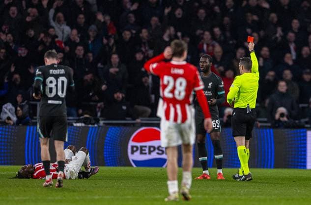 Football - UEFA Champions League - League Phase - PSV Eindhoven v Liverpool FC EINDHOVEN, NETHERLANDS - Wednesday, January 29, 2025: Liverpool s Amara Nallo is shown a red card and sent off during the UEFA Champions League Matchday 8 game between PSV Eindhoven and Liverpool FC at the Philips Stadion. (Photo by David Rawcliffe Propaganda) EINDHOVEN Philips Stadion NORTH BRABANT NETHERLANDS  Copyright: xDavidxRawcliffex P2025-01-29-PSV_Liverpool-53