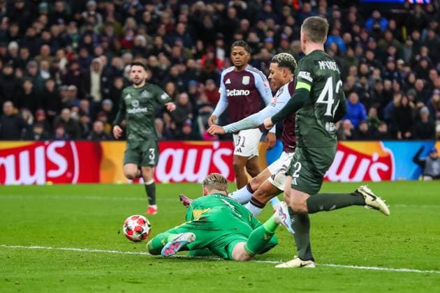 UEFA Champions League Matchday 8 of 8 Aston Villa v Celtic Morgan Rogers of Aston Villa scores to complete his hat-trick to make the score 4-2 during the UEFA Champions League Matchday 8 of 8 Aston Villa vs Celtic at Villa Park, Birmingham, United Kingdom, 29th January 2025 (Photo by Gareth Evans News Images) Copyright: xGarethxEvans NewsxImagesx