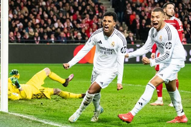 FOOTBALL: BREST vs REAL MADRID Baptiste AUTISSIER MAXPPP - Guingamp 29 01 2025 Baptiste AUTISSIER Maxppp Guingamp ; 29 01 2025 ; Joie des joueurs du Real Madrid apres le second but de Rodrygo lors du match Brest vs Real Madrid comptant pour la 8e journee de la Ligue des Champions a Guingamp le 29 janvier 2025. Guingamp Guingamp Bretagne France  Copyright: xMAXPPPxBaptistexAUTISSIERx BAU202501290252 BAU202501290252