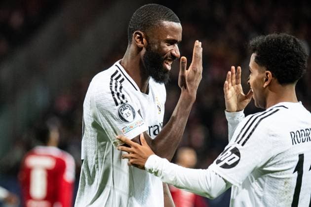 FOOTBALL: BREST vs REAL MADRID Baptiste AUTISSIER MAXPPP - Guingamp 29 01 2025 Baptiste AUTISSIER Maxppp Guingamp ; 29 01 2025 ; Joie des joueurs du Real Madrid apres le second but de Rodrygo lors du match Brest vs Real Madrid comptant pour la 8e journee de la Ligue des Champions a Guingamp le 29 janvier 2025. Guingamp Guingamp Bretagne France  Copyright: xMAXPPPxBaptistexAUTISSIERx BAU202501290257 BAU202501290257